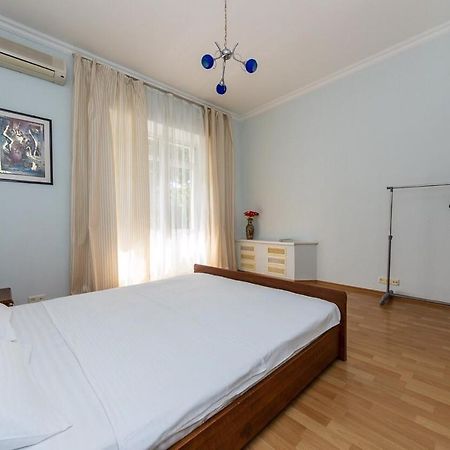 Alex Apartments Near Independence Square - Kiev Esterno foto