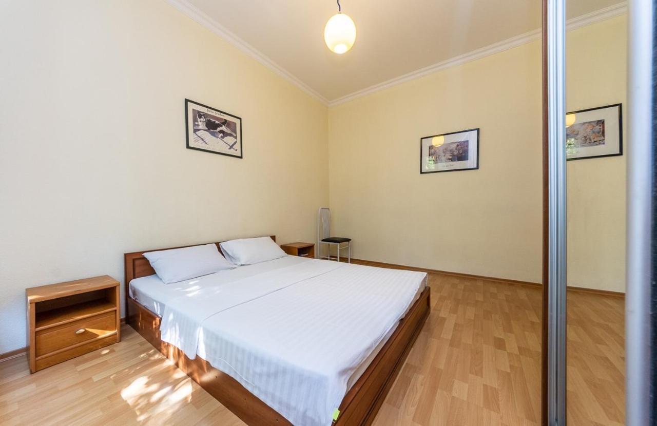 Alex Apartments Near Independence Square - Kiev Esterno foto